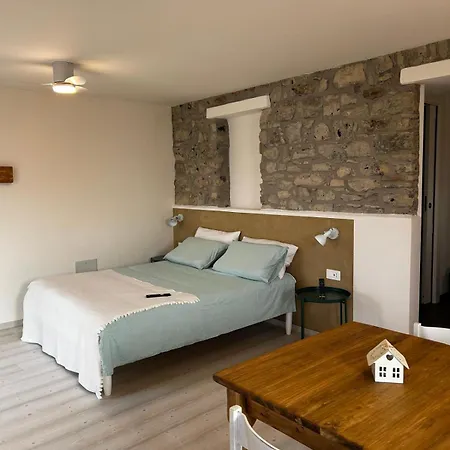 Casa Eleonora بيت للعطل
