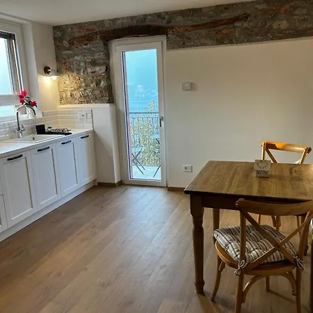 Casa Eleonora بيت للعطل *