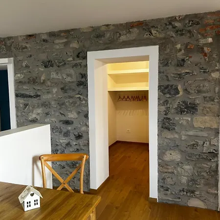 Casa Eleonora بيت للعطل